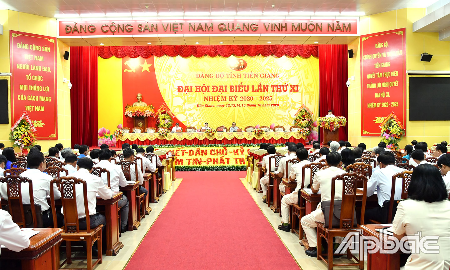 Quang cảnh phiên trù bị Đại hội Đại biểu Đảng bộ tỉnh Tiền Giang lần thứ XI