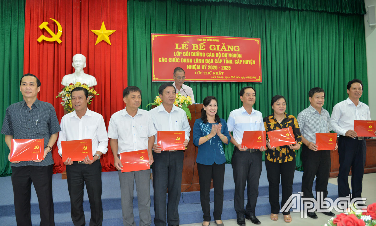 Chất lượng đội ngũ cán bộ của tỉnh Tiền Giang không ngừng được nâng lên.
