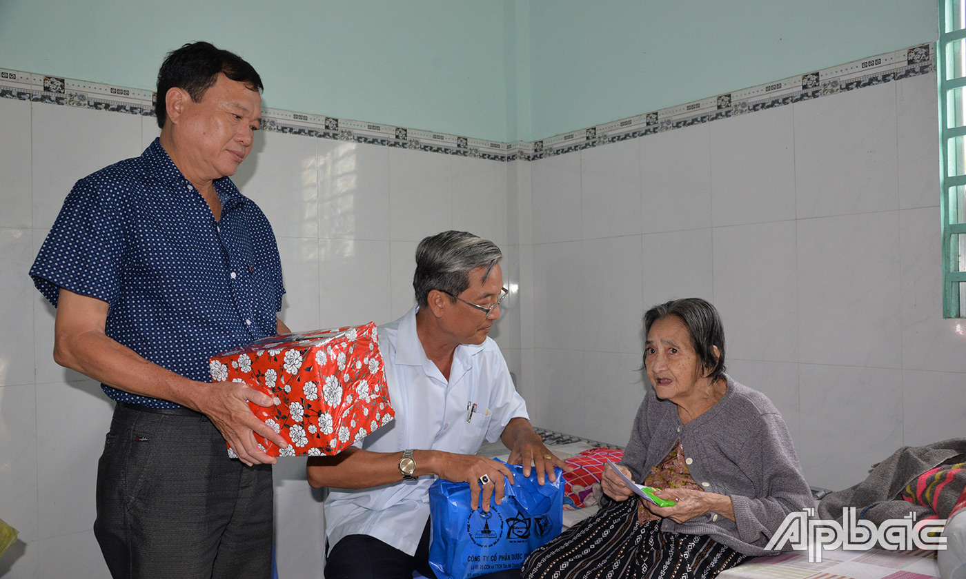 Đồng chí Huỳnh Văn Hải cùng đai 