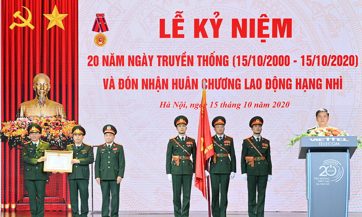 Lễ đón nhận Huân chương Lao động hạng Nhì của Tổng Công ty Viễn thông Viettel.