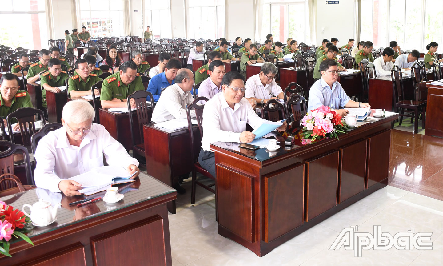 Các đại biểu tham dự hội nghị.
