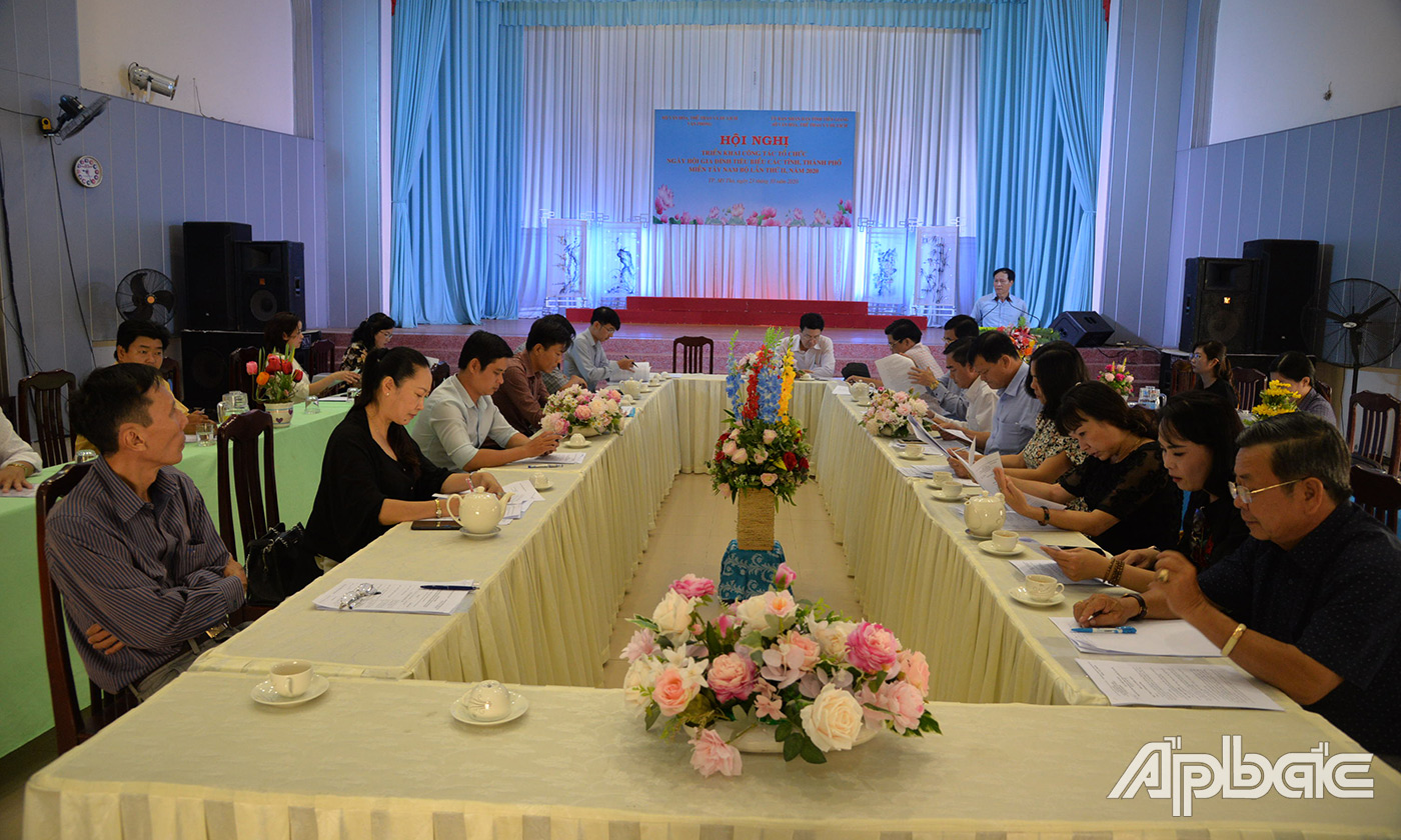 Quang cảnh hội nghị