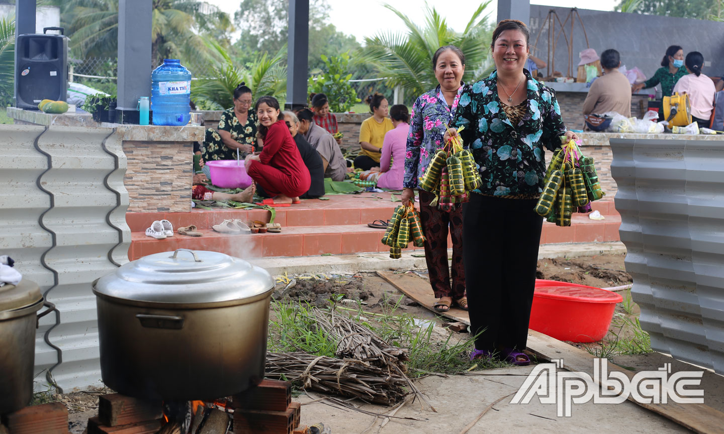 Những đòn bánh đem a chuẩn bị nấu. 