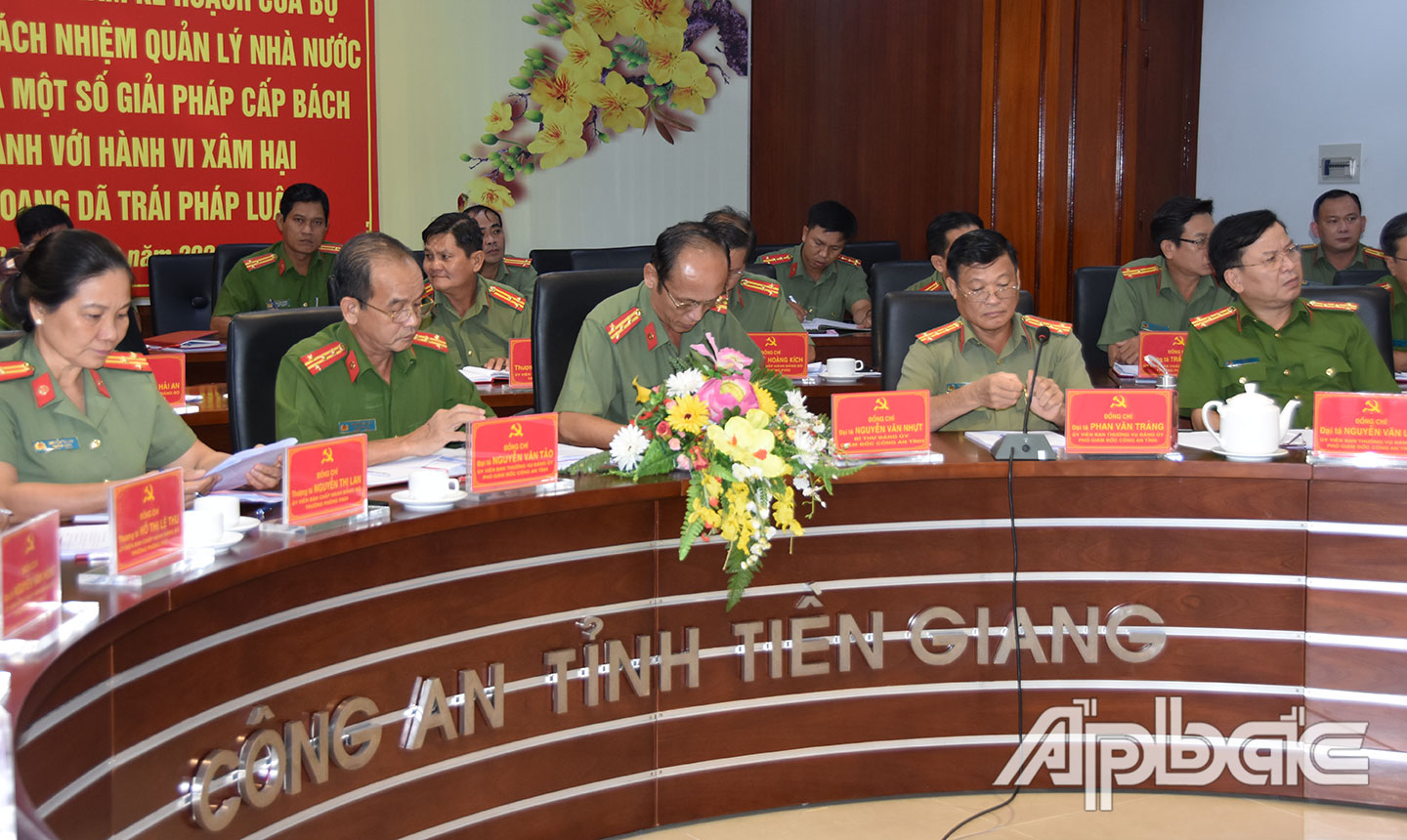 Các đại biểu dự hội nghị. Ảnh: TRỌNG TÍN