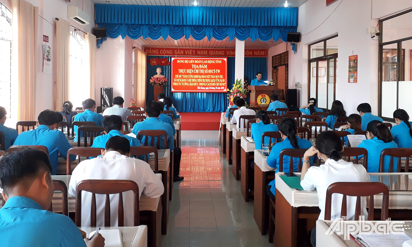 Quang cảnh buổi tọa đàm