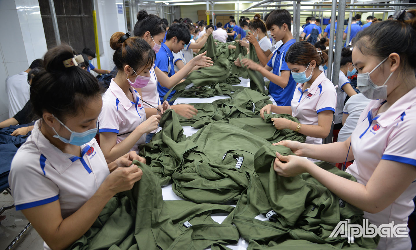 Người sử dụng lao động có thể được vay vốn ưu đãi để trả lương ngừng việc đối với người  lao động (Ảnh chỉ mang tính chất minh họa).