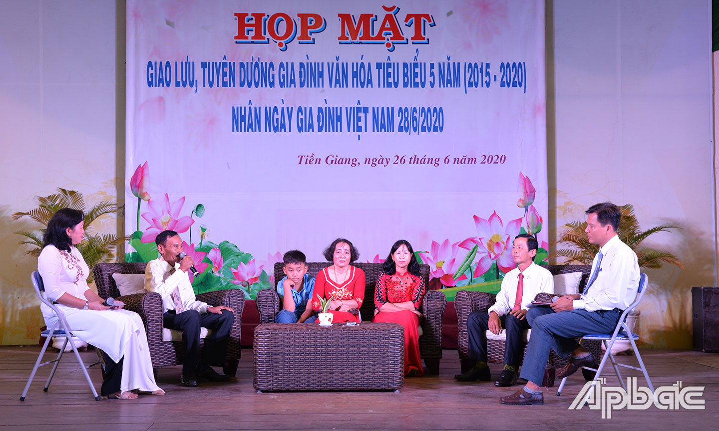 Ban Chỉ đạo CTGĐ tỉnh tổ chức nhiều hoạt động nhằm nâng cao nhận thức người dân trong việc xây dựng gia đình hạnh phúc. Ảnh: Thu Hoài