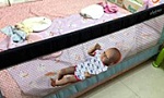 Bé gái tử vong do ngạt vì kẹt khe giường