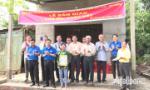 TX. Cai Lậy: Bàn giao nhà đại đoàn kết cho bà Võ Thị Mười Cót