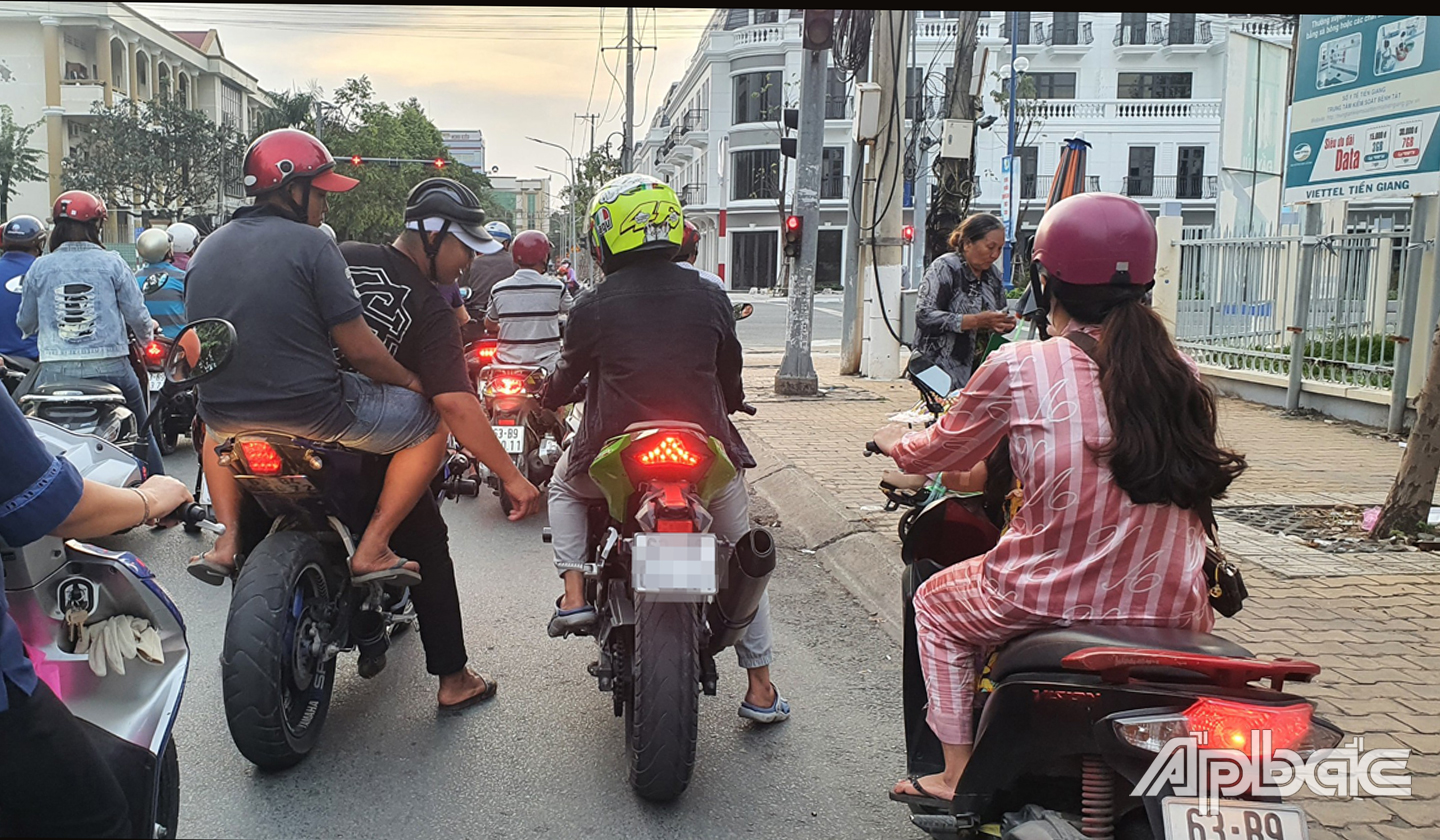 Các xe phân phối lớn khi lưu thông trên đường cần chạy với tốc độ vừa phải nhất là ở các đường phố, khu dân cư. 