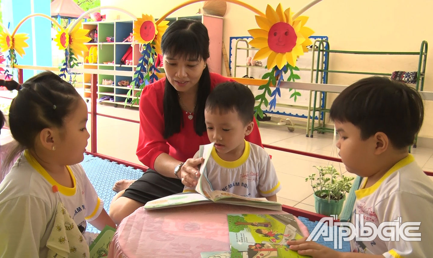 Tiết học trải nghiệm ở Trường Mầm non 3-2 (TX. Cai Lậy) đã mang lại hứng thú, tạo điều kiện cho các bé thể hiện năng khiếu, ý tưởng sáng tạo.