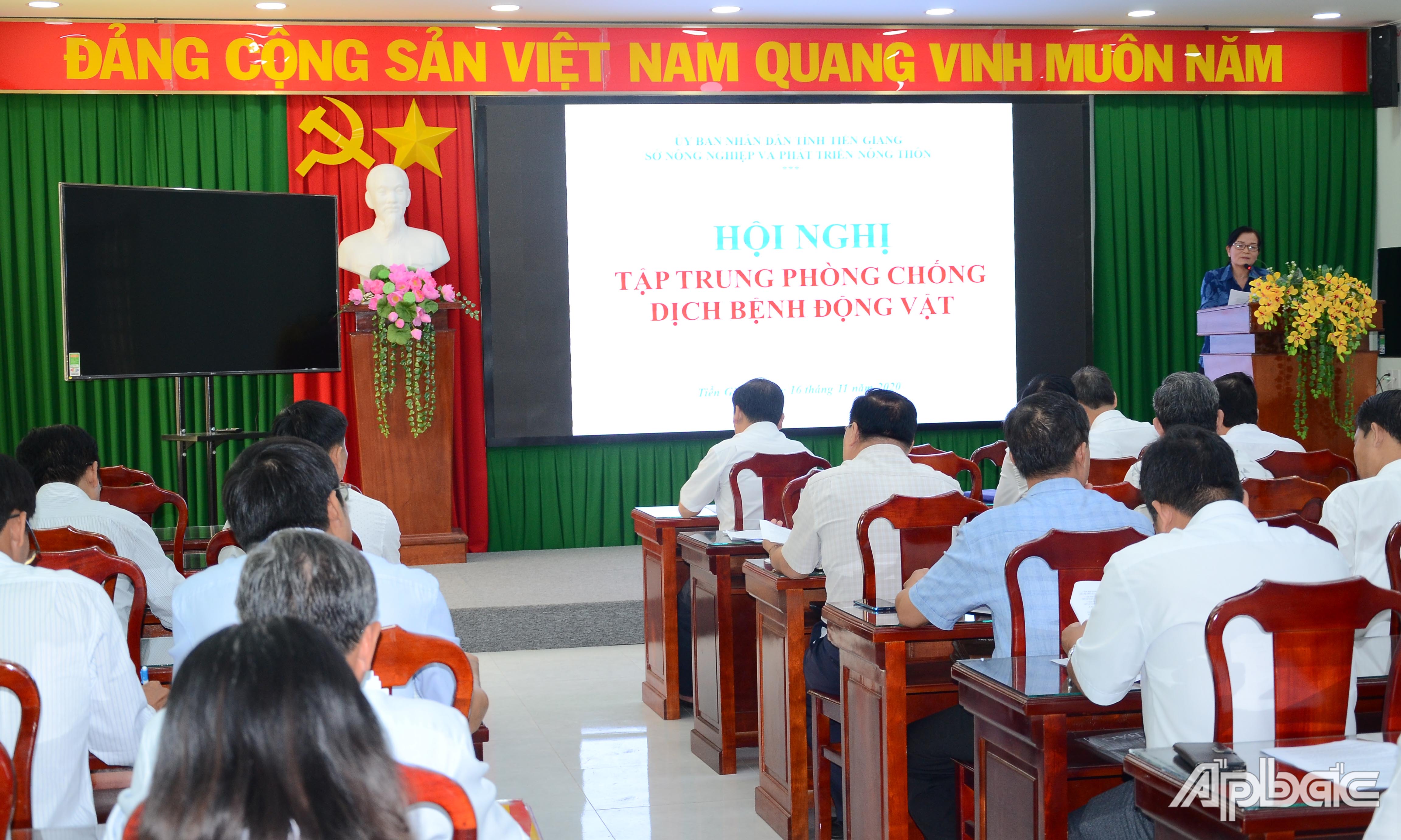 Quang cảnh hội nghị.