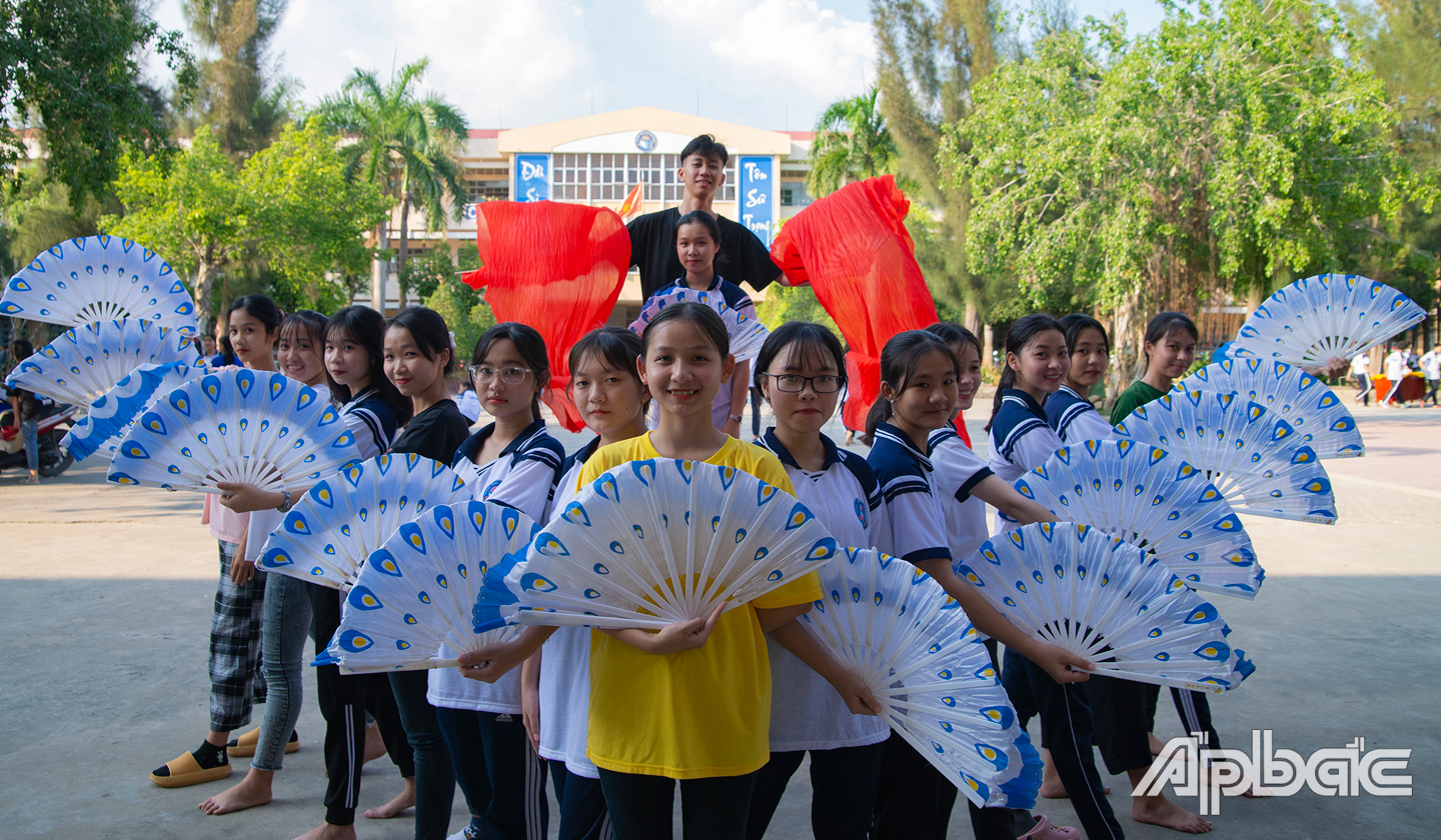 Hoạt động văn nghệ.