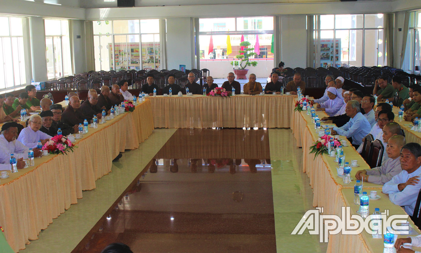 Quang cảnh buổi họp mặt.