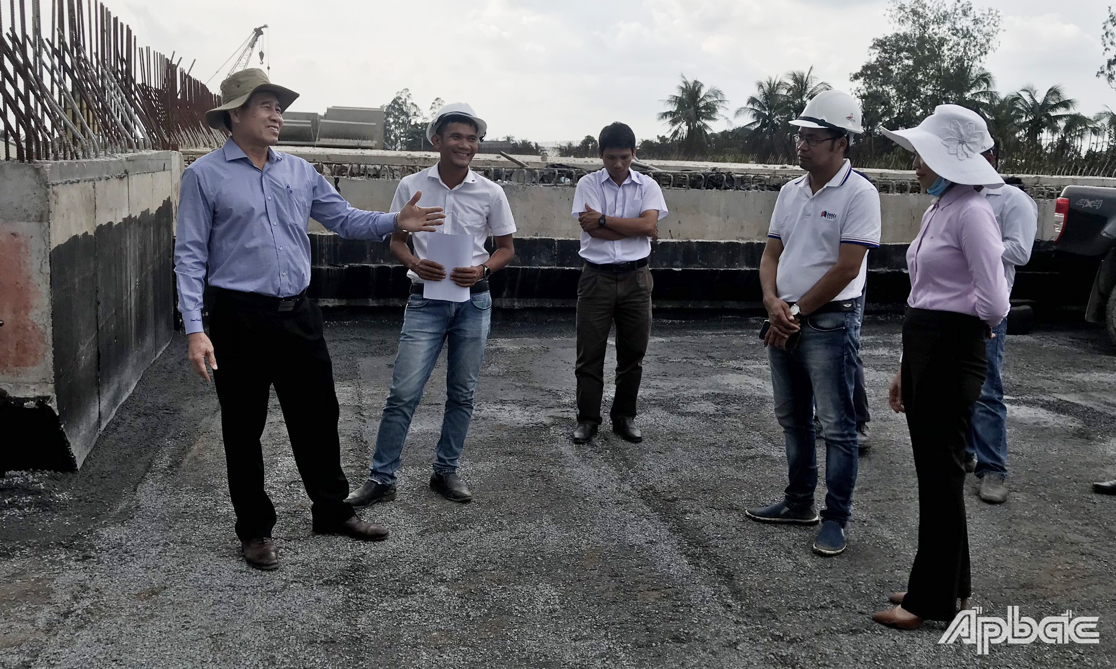 Đồng chí Lê Văn Hưởng kiểm tra tiến độ tại gói thầu XL-05.