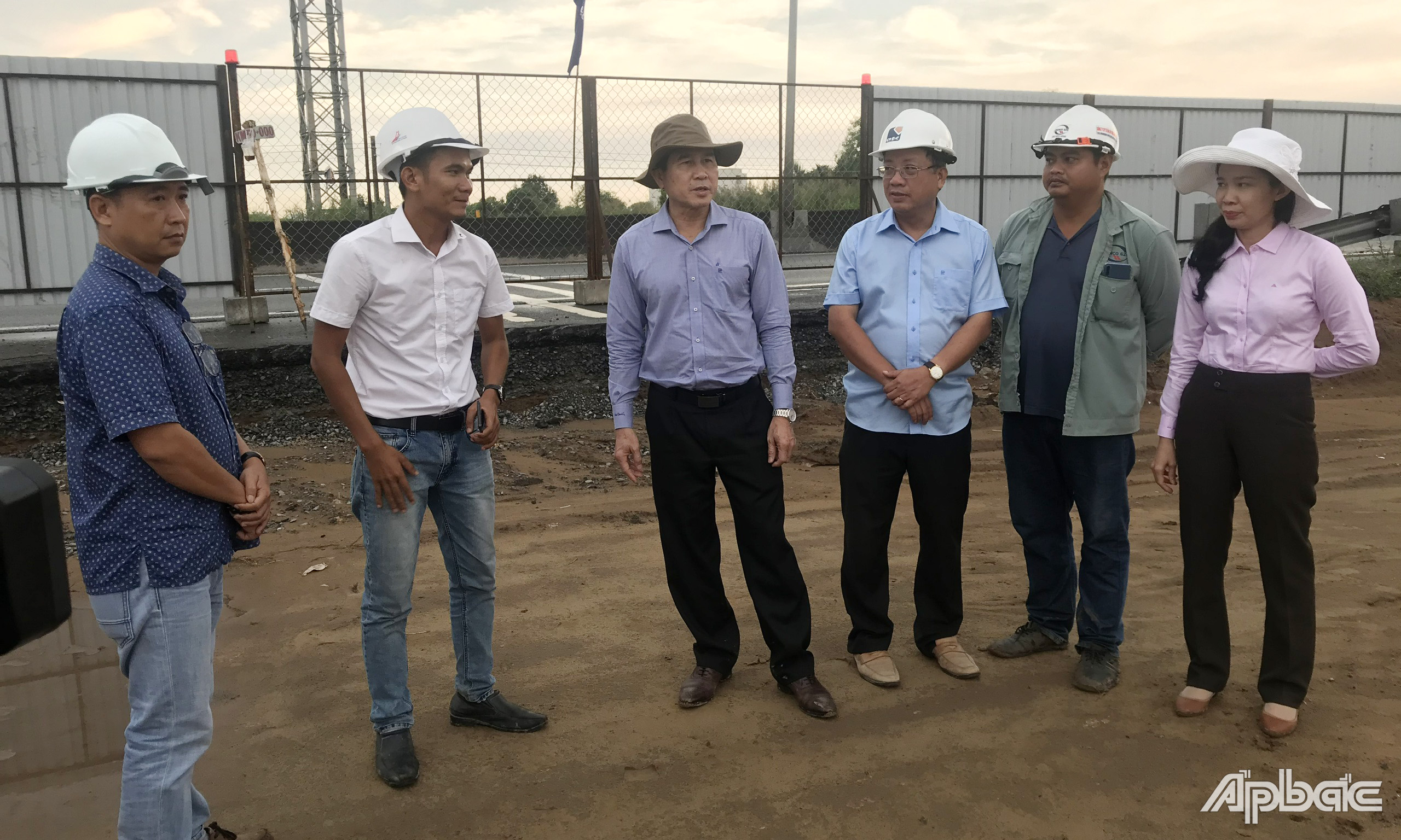 Đồng chí Lê Văn Hưởng kiểm tra tiến độ tại gói thầu XL-04.