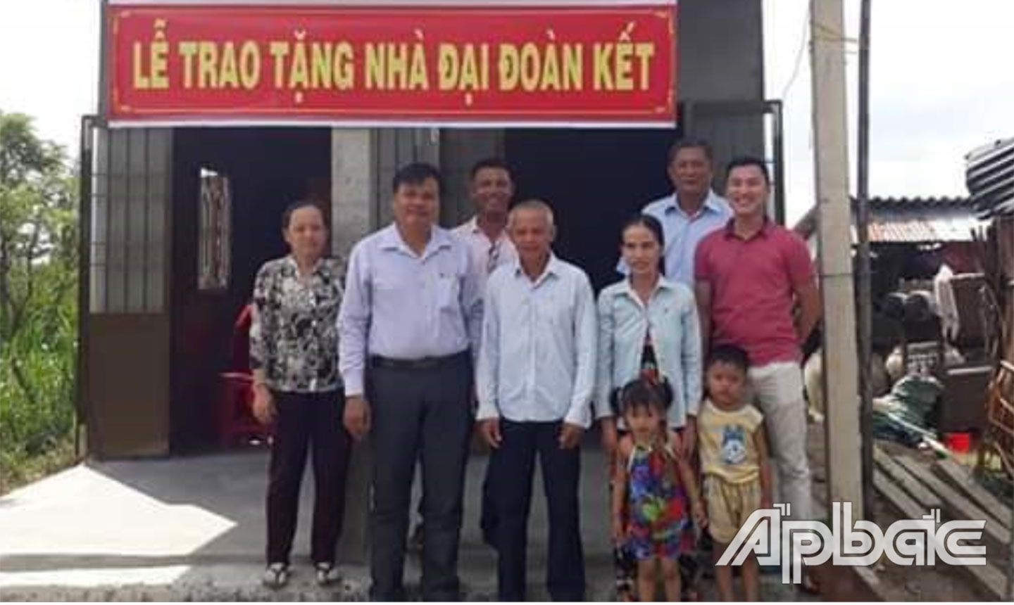 Huyện Gò Công Đông hỗ trợ xây dựng nhà “Đại đoàn kết” cho hộ nghèo  gặp khó khăn về nhà ở.