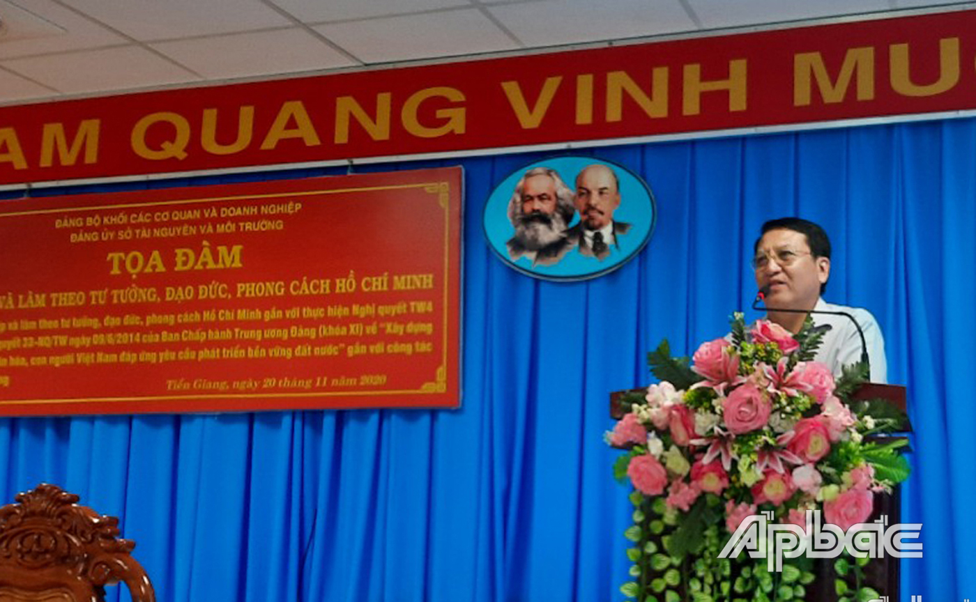 Đồng chí Phạm Văn Trọng Bí thư Đảng ủy Sở Tài nguyên và Môi trường Tiền Giang phát biểu tại buổi tọa đàm