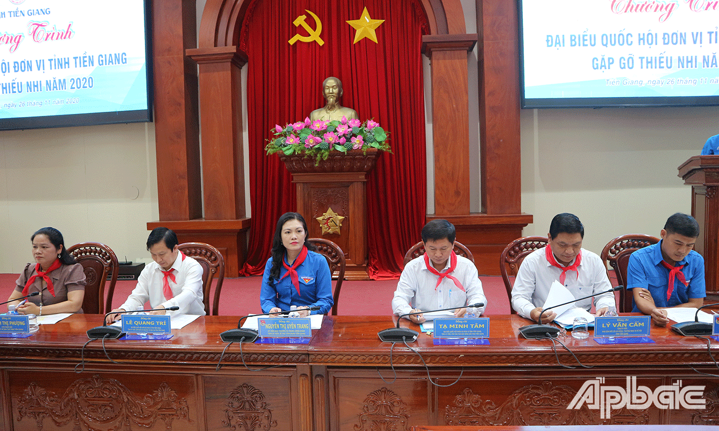 Ban chủ trì trong chương trình