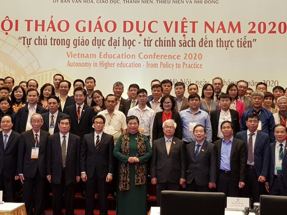 Các đại biểu tham dự hội thảo.