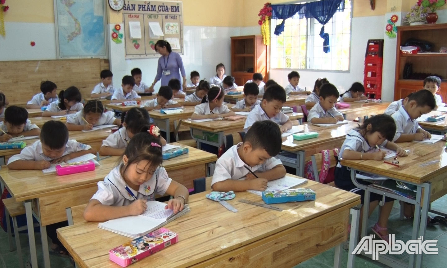 Giờ dạy và học của giáo viên, học sinh Trường Tiểu học Tân Hội.