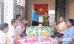 Trao tặng 