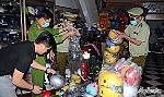 Thu giữ hơn 500 nón bảo hiểm giả mạo nhãn hiệu
