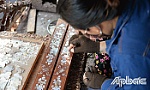 Độc đáo nghề khảm xà cừ trên tủ thờ