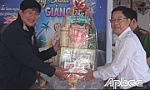 Lãnh đạo huyện Cái Bè thăm và chúc mừng các cơ sở tôn giáo nhân dịp Giáng sinh