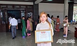 Nữ công nhân điển hình tiên tiến