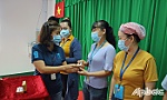 Trao tặng Kỷ niệm chương cho công nhân, lao động