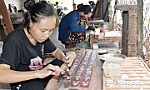 Độc đáo nghề khảm xà cừ tủ thờ Gò Công