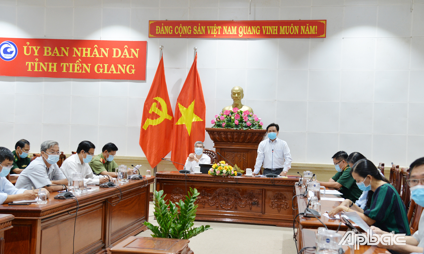  Quang cảnh cuộc họp tại điểm cầu tỉnh