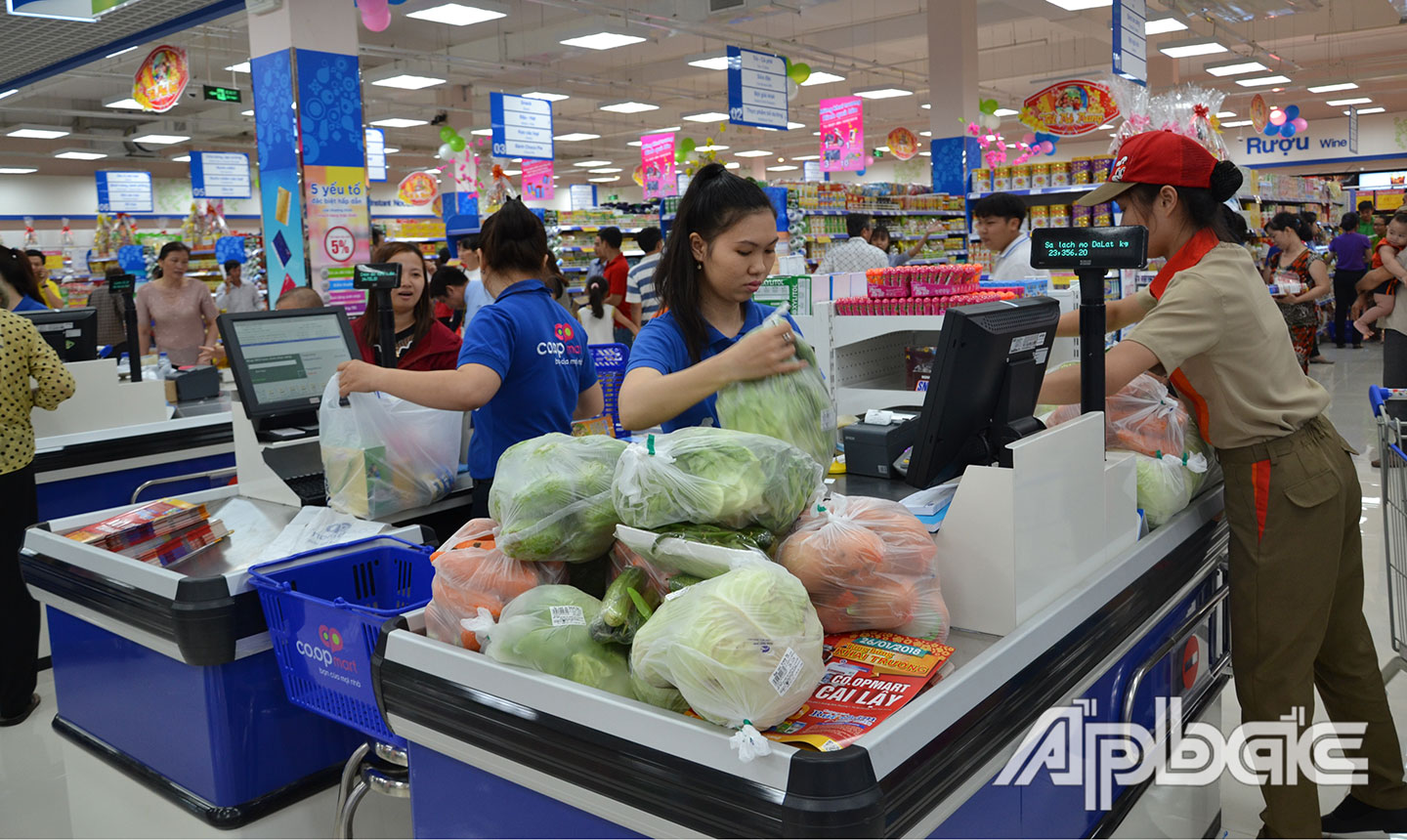 Co.opmart Cai Lậy đang tập trung nguồn hàng phục vụ Tết Nguyên đán Tân Sửu năm 2021 (ảnh chụp  cuối tháng 11-2020).