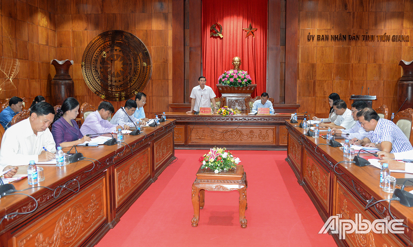 Quang cảnh cuộc họp.