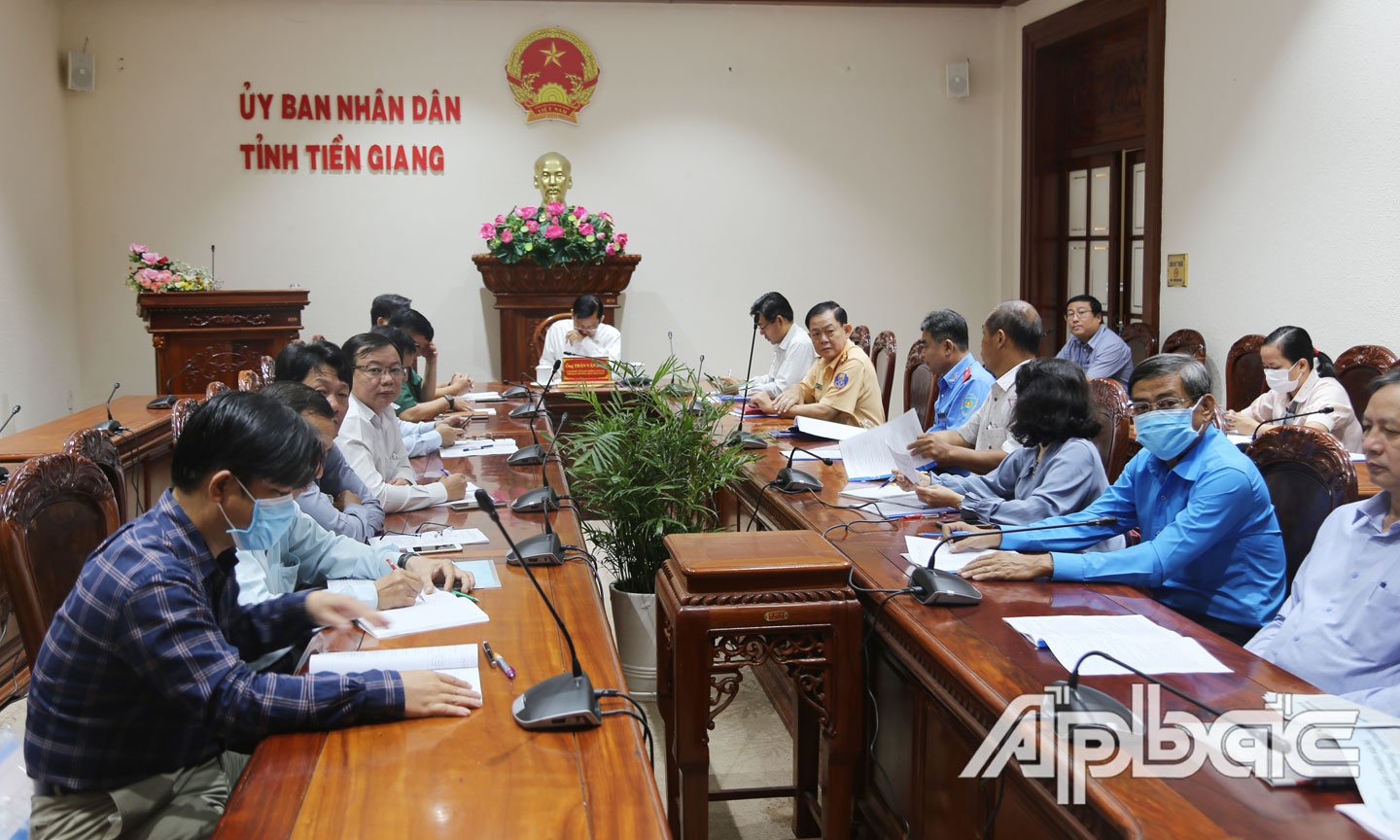 Đồng chí Giám đốc Sở Giao thông Vận tải tỉnh Tiền Giang chủ trì tại điểm cầu Tiền Giang
