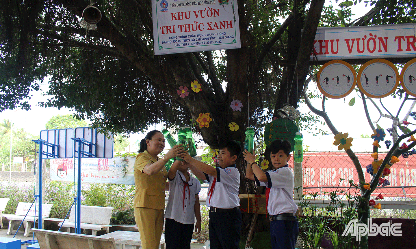 Mô hình thư viện xanh không chỉ nâng cao văn hóa đọc mà còn giúp giáo dục kỹ năng sống cho học sinh. 