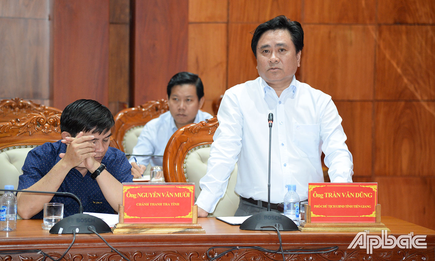 Đồng chí Trần Văn Dũng, Ủy viên Ban Thường vụ Tỉnh ủy, Phó Chủ tịch UBND tỉnh Tiền Giang phát biểu tại cuộc họp.