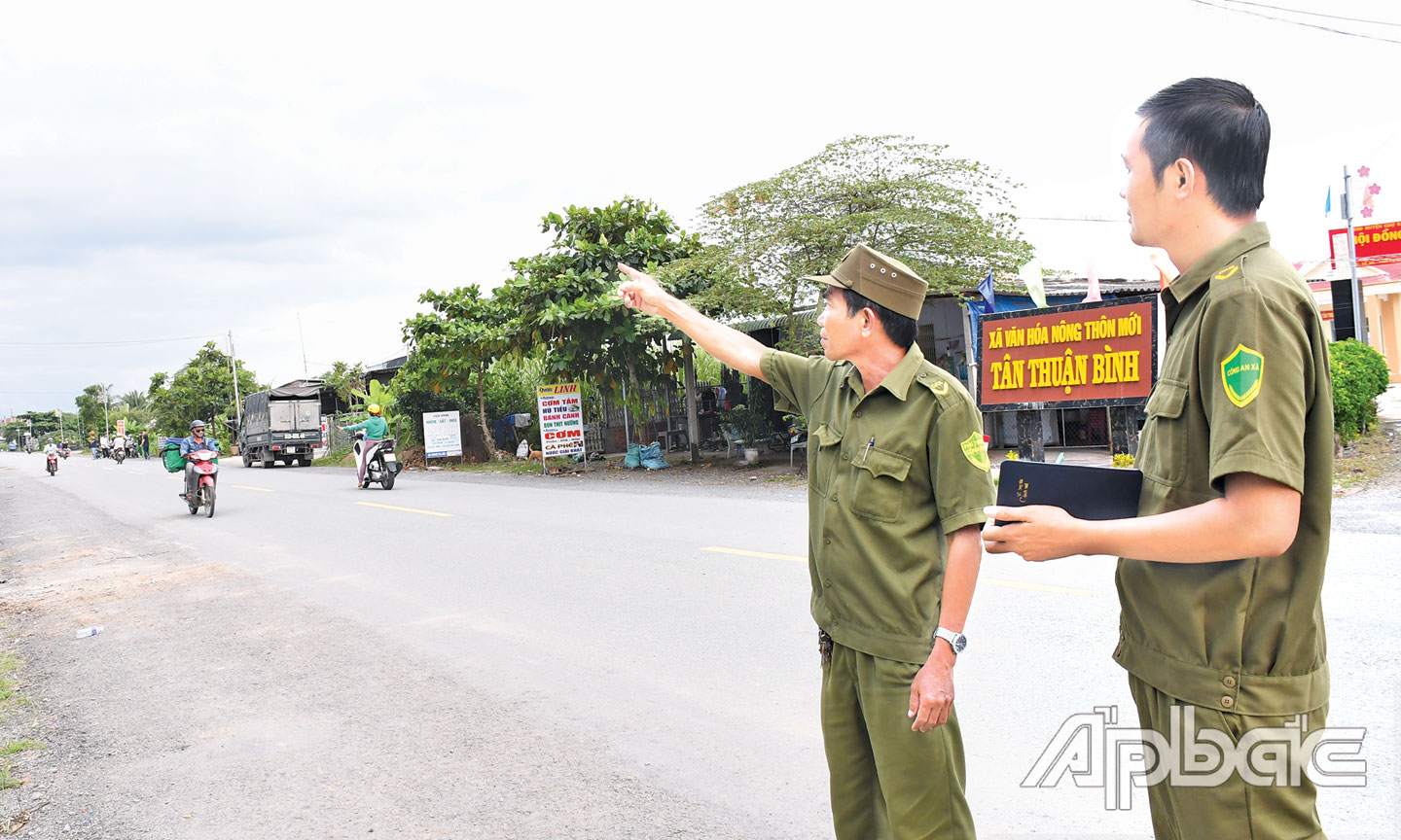 Mô hình “Lắp đặt đường dây nóng  phòng, chống tội phạm” tạo điều kiện  cho nhân dân phản ánh tình hình  an ninh trật tự kịp thời, hiệu quả.