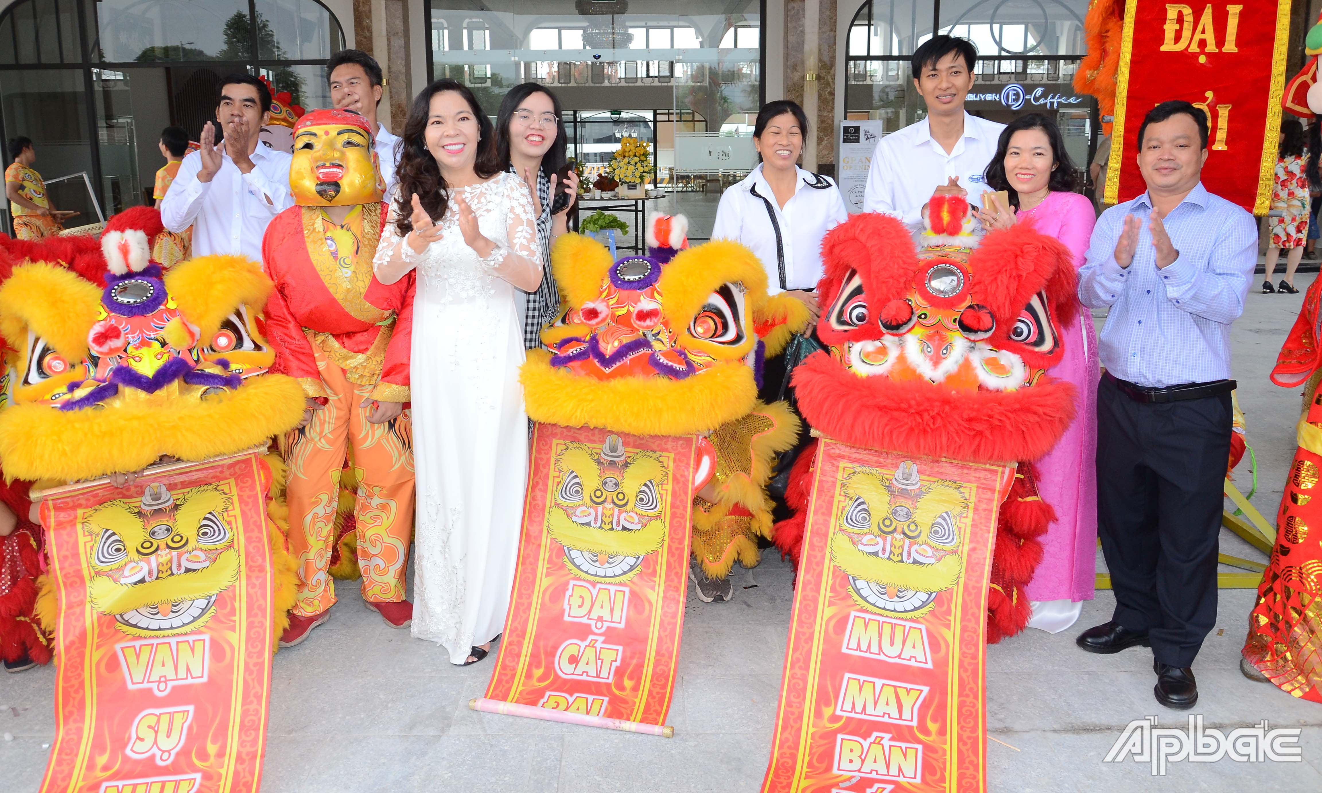 Nghi thức đưa Cảng du thuyền Mỹ Tho đi vào hoạt động.