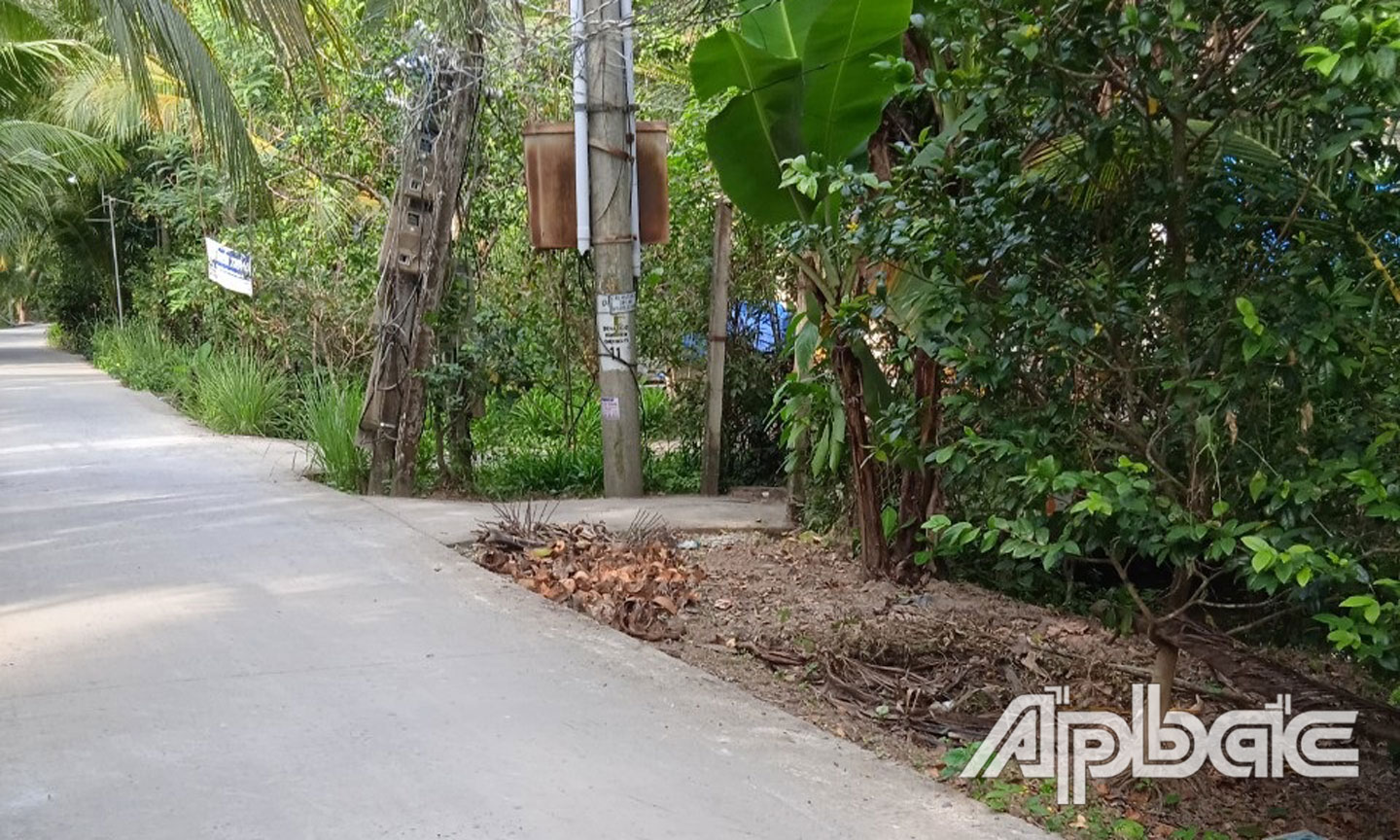 Con hẻm vào nhà nơi xảy ra vụ án.