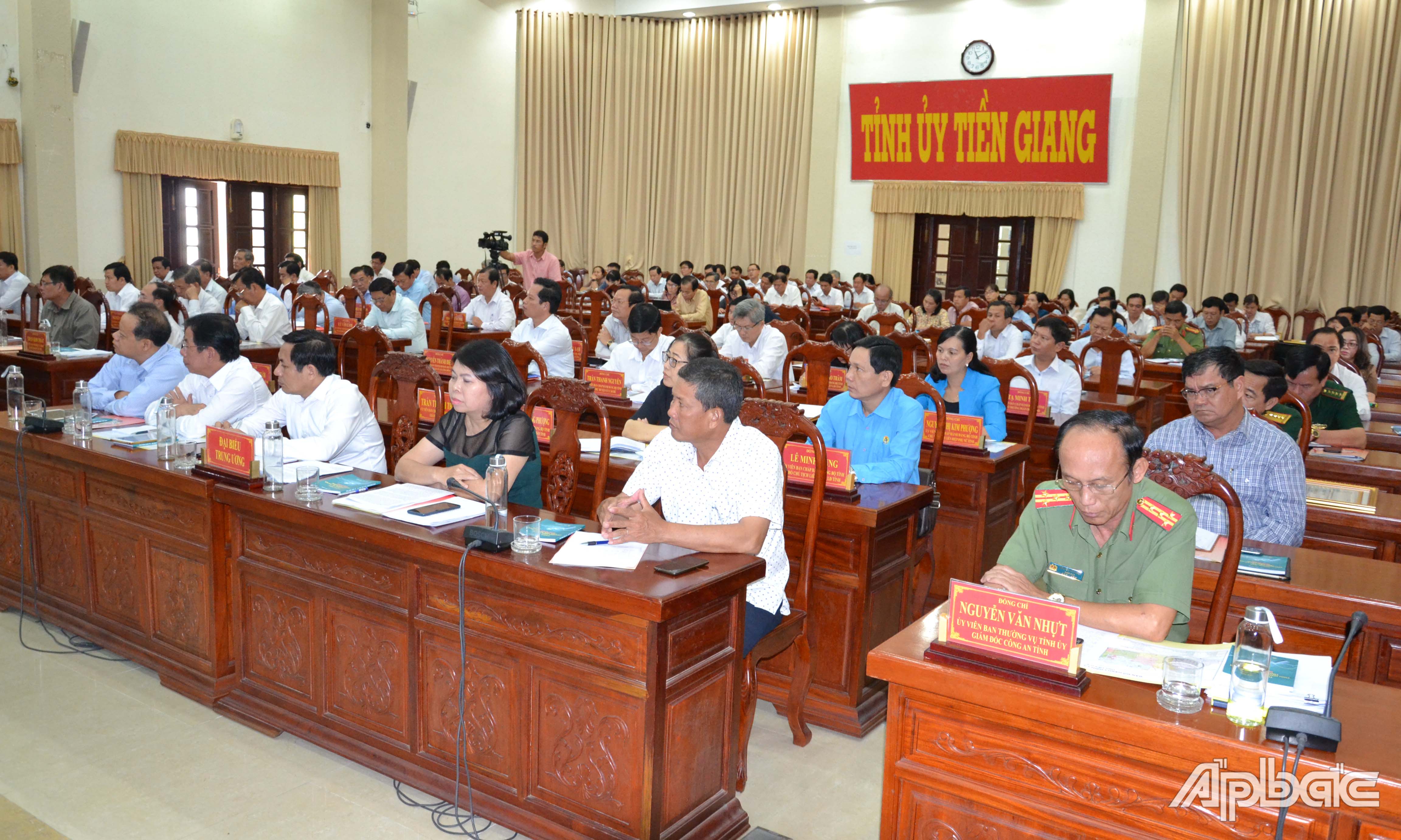 Quang cảnh hội nghị.