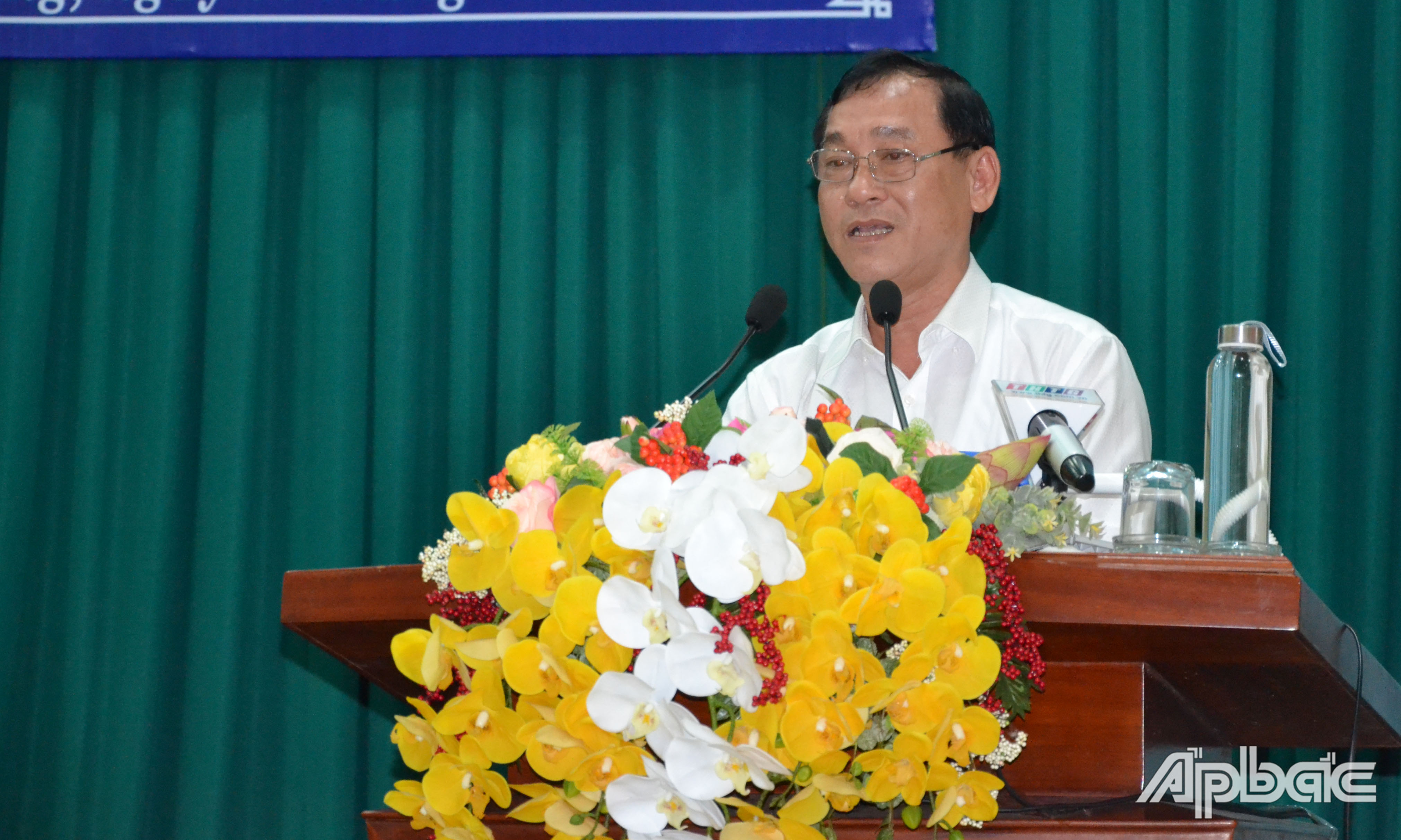 Đồng chí Nguyễn Văn Vĩnh phát biểu tại hội nghị.