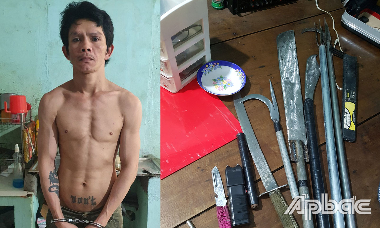 Đối tượng Hòa và vũ khí tạm giữ.
