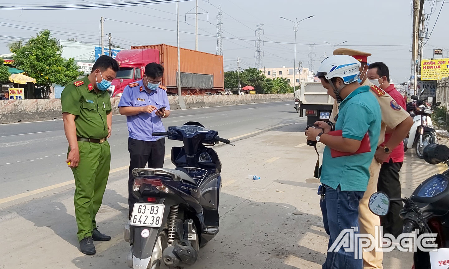 Quang cảnh hiện trường vụ tai nạn.