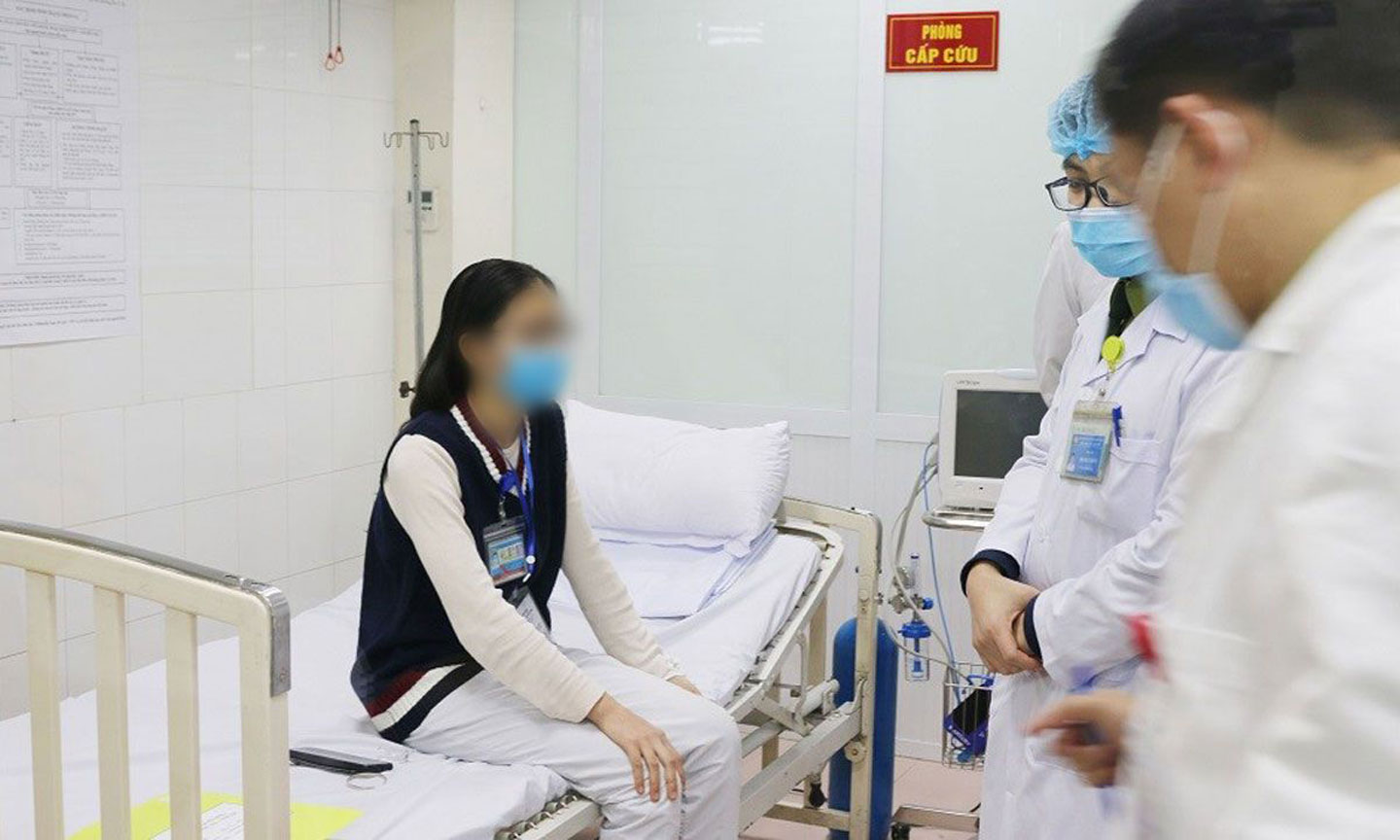 Tình nguyện viên tiêm thử nghiệm vaccine Nano Covax. Ảnh: Ngọc Nga