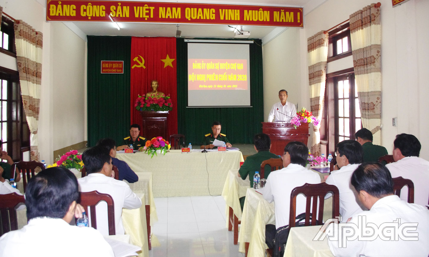 Đồng chí Ngô Hữu Thệ, Bí thư Huyện ủy Chợ Gạo phát biểu chỉ đạo Hội nghị.