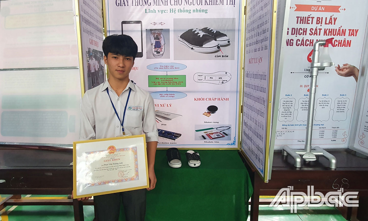 Em Phan Văn Hoàng Anh được khen thưởng  của Cuộc thi. 