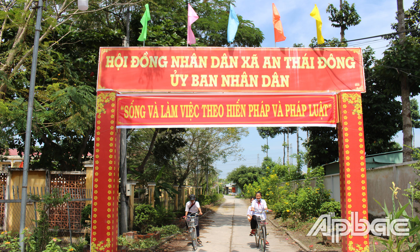 Huyện Cái Bè phấn đấu đạt chuẩn nông thôn mới vào đầu năm 2023.  Trong ảnh, xã An Thái Đông đang nỗ lực xây dựng nông thôn mới. 