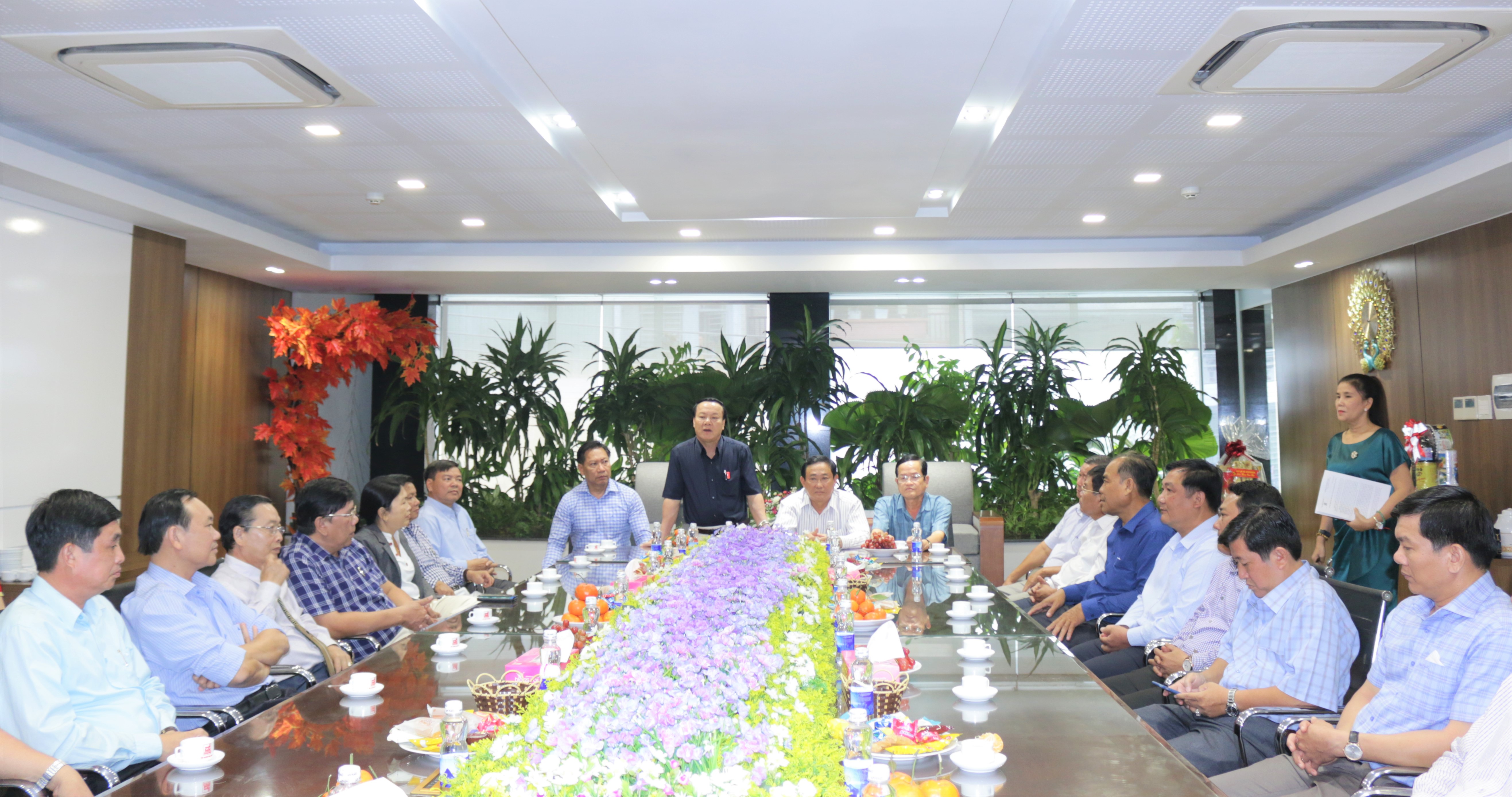 Quang cảnh buổi làm việc.